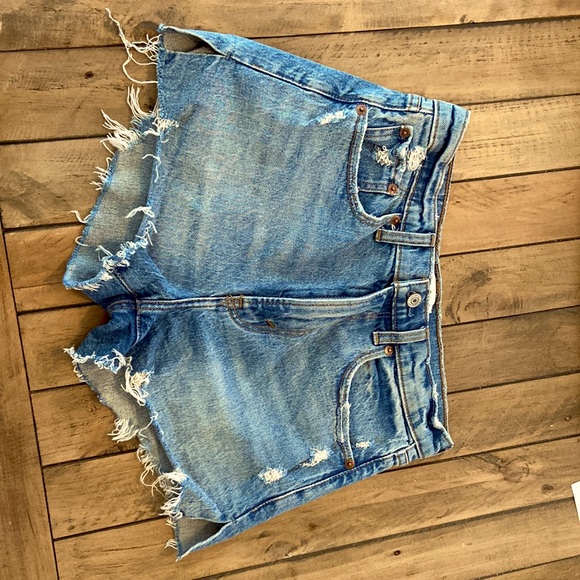 Abercrombie high rise mom short. Size 27/4 - Picture 1 of 3